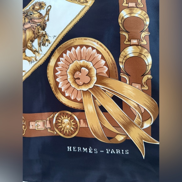 Hermes Scarf 90 "CHEVAIX DE TRAIT" Silk Scarf 35" Vintage Gold Black White - Picture 5 of 7